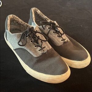 Crevo Two-Tone Black and Gray Men's Lace-Up Sneakers